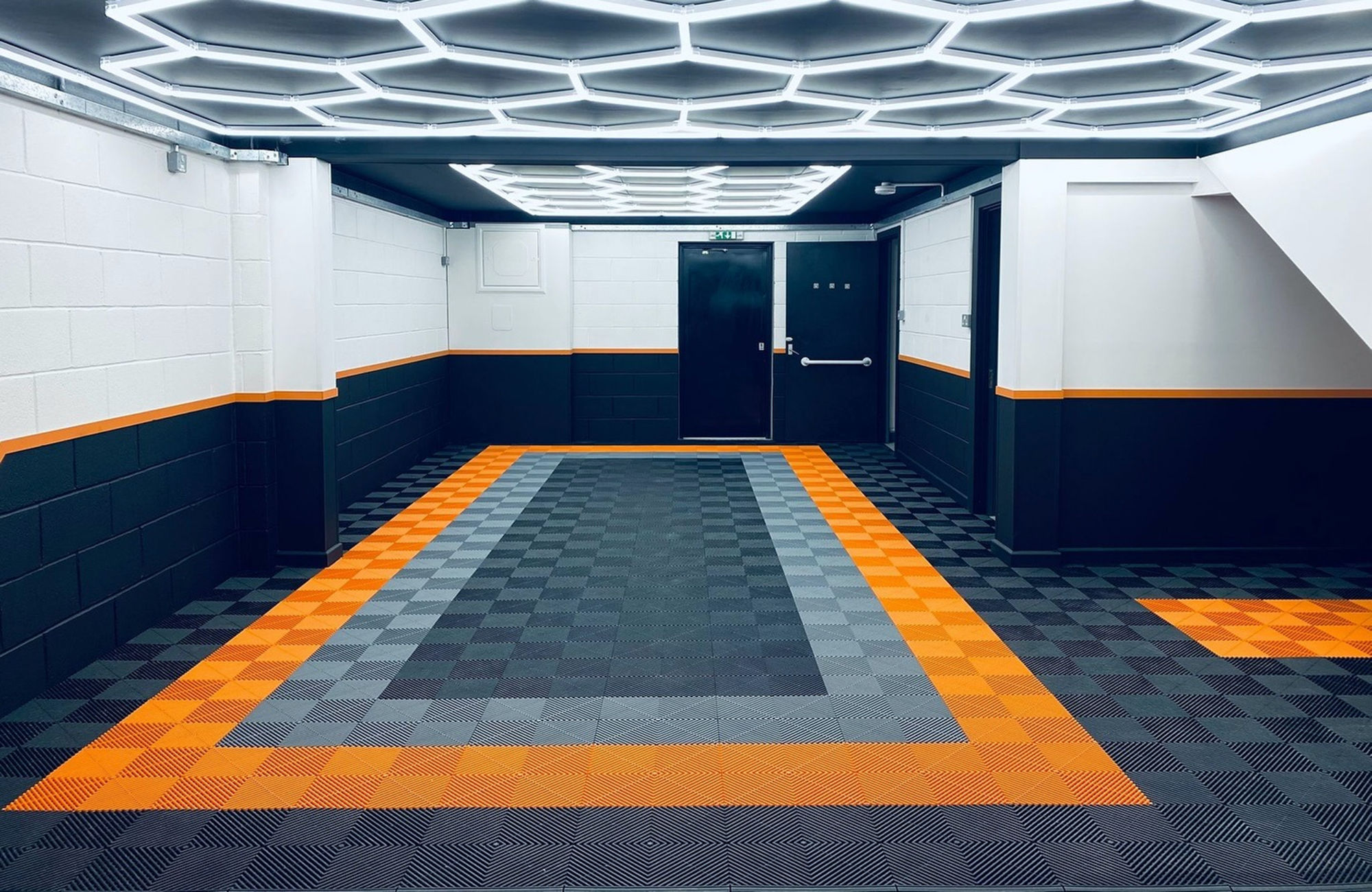 Single-Garage1.jpg Single Garage Tiles - Image 1